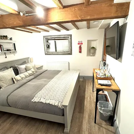 Проживание в семье Swallow Barn